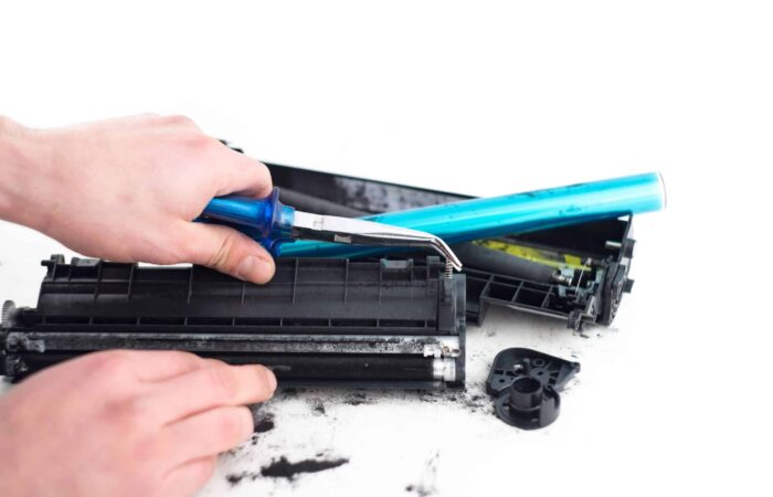 Changing the Lexmark XC4150 Cartridge